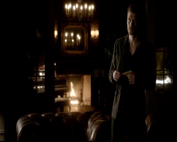 VampireDiariesWorld-dot-org_4x19PicturesOfYou2208.jpg