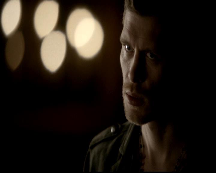 VampireDiariesWorld-dot-org_4x19PicturesOfYou2209.jpg