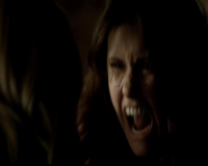 VampireDiariesWorld-dot-org_4x21ShesComeUndone0296.jpg