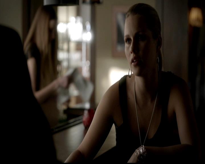 VampireDiariesWorld-dot-org_4x21ShesComeUndone0334.jpg