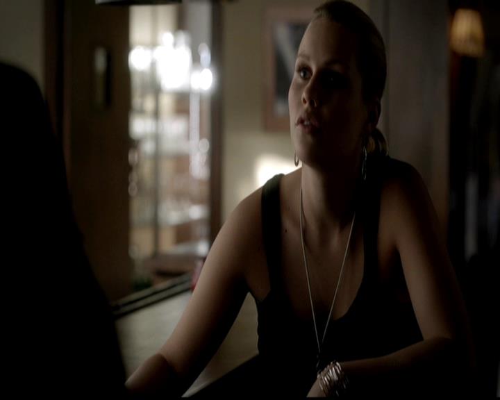 VampireDiariesWorld-dot-org_4x21ShesComeUndone0341.jpg