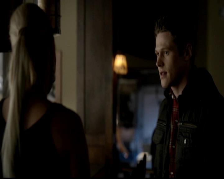 VampireDiariesWorld-dot-org_4x21ShesComeUndone0405.jpg