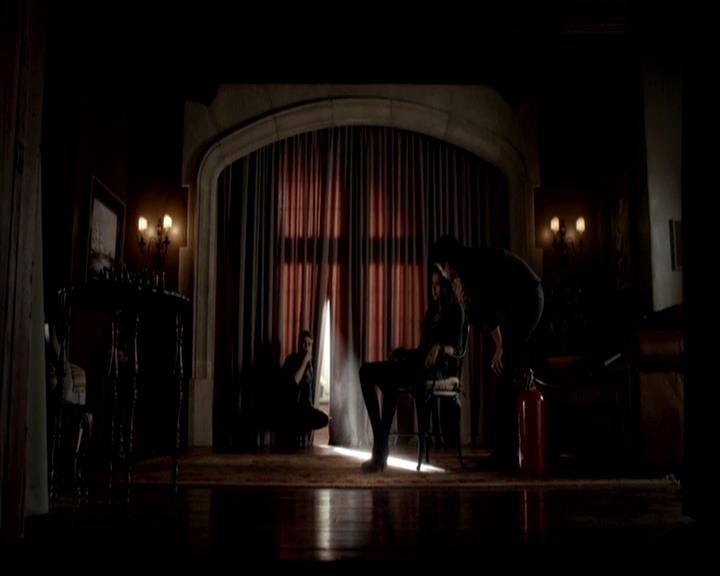 VampireDiariesWorld-dot-org_4x21ShesComeUndone0485.jpg