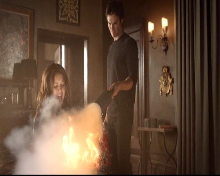 VampireDiariesWorld-dot-org_4x21ShesComeUndone0542.jpg