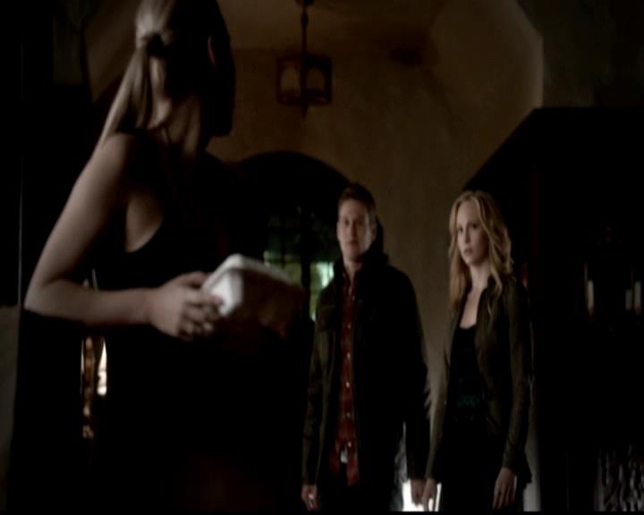 VampireDiariesWorld-dot-org_4x21ShesComeUndone0673.jpg