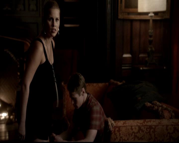 VampireDiariesWorld-dot-org_4x21ShesComeUndone1155.jpg