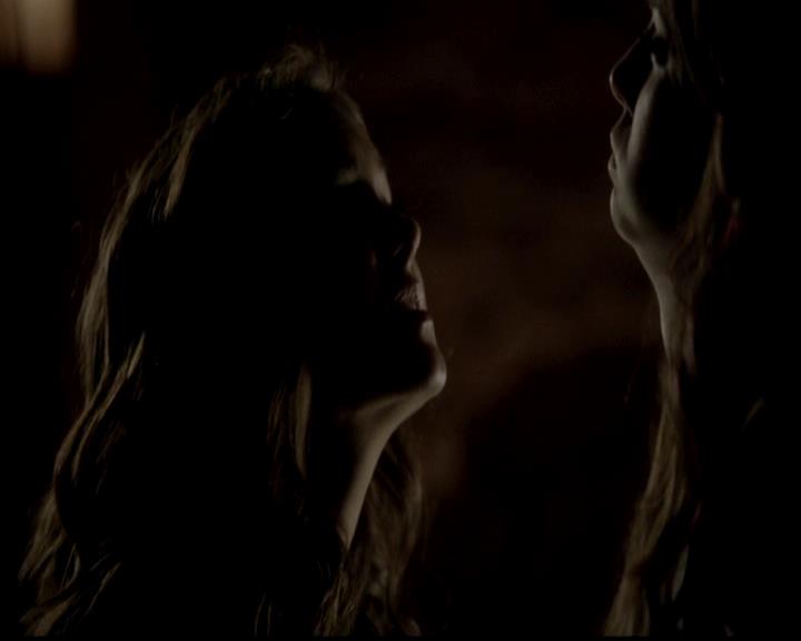 VampireDiariesWorld-dot-org_4x21ShesComeUndone1300.jpg