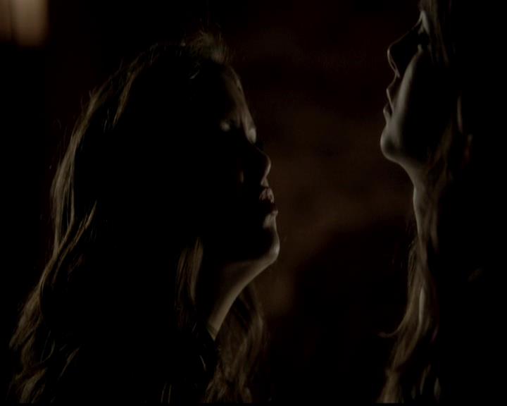 VampireDiariesWorld-dot-org_4x21ShesComeUndone1301.jpg