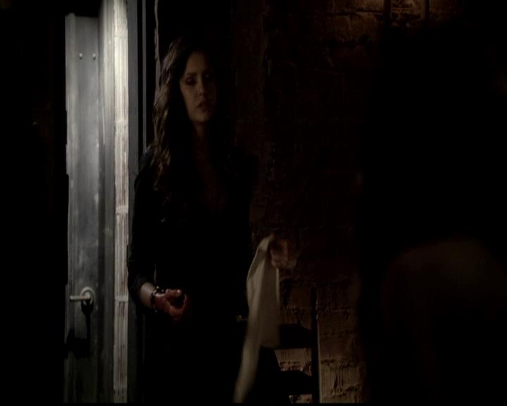 VampireDiariesWorld-dot-org_4x21ShesComeUndone1311.jpg