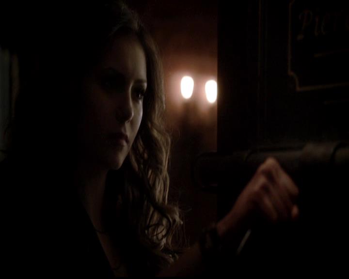 VampireDiariesWorld-dot-org_4x21ShesComeUndone1370.jpg