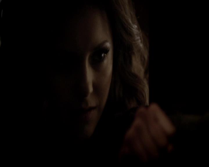 VampireDiariesWorld-dot-org_4x21ShesComeUndone1374.jpg