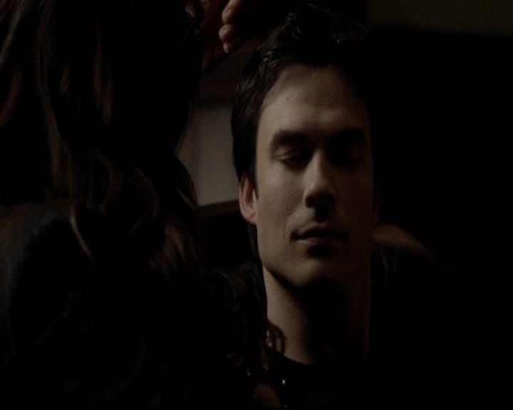 VampireDiariesWorld-dot-org_4x21ShesComeUndone1414.jpg