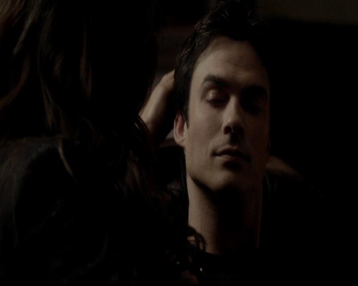 VampireDiariesWorld-dot-org_4x21ShesComeUndone1415.jpg