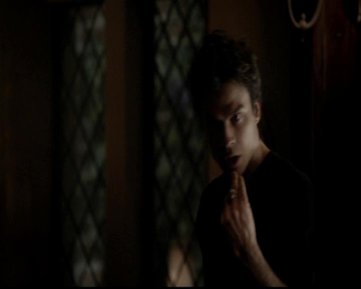 VampireDiariesWorld-dot-org_4x21ShesComeUndone1444.jpg