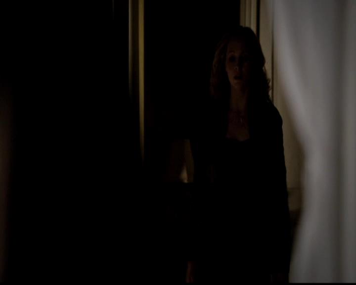 VampireDiariesWorld-dot-org_4x21ShesComeUndone1580.jpg