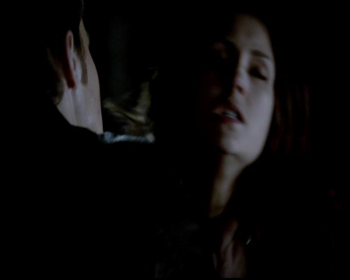 VampireDiariesWorld-dot-org_4x21ShesComeUndone1706.jpg