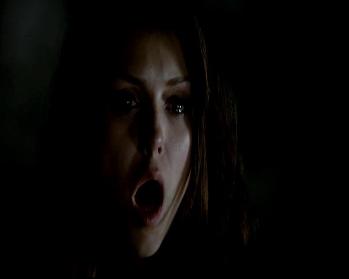 VampireDiariesWorld-dot-org_4x21ShesComeUndone1753.jpg