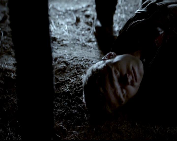 VampireDiariesWorld-dot-org_4x21ShesComeUndone1763.jpg