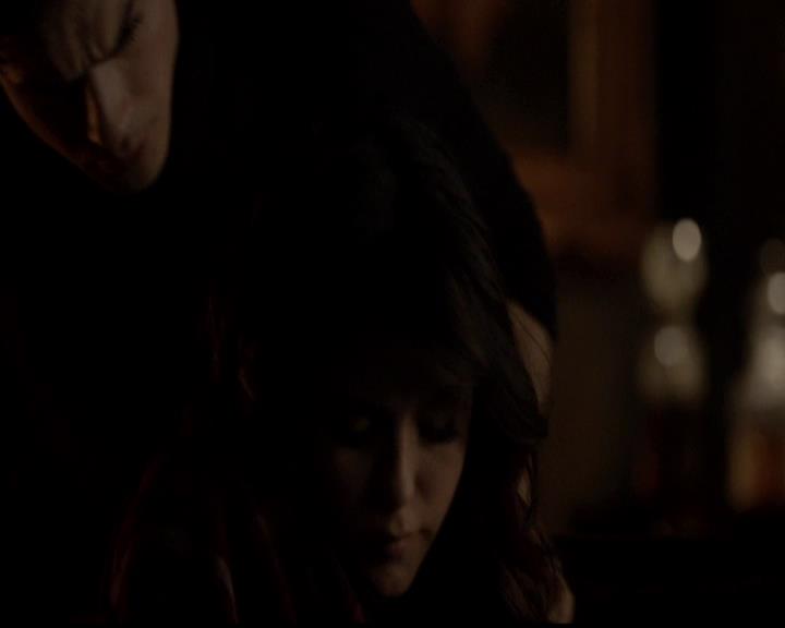 VampireDiariesWorld-dot-org_4x21ShesComeUndone2170.jpg