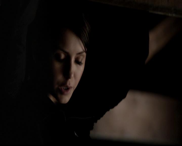 VampireDiariesWorld-dot-org_4x22TheWalkingDead0048.jpg