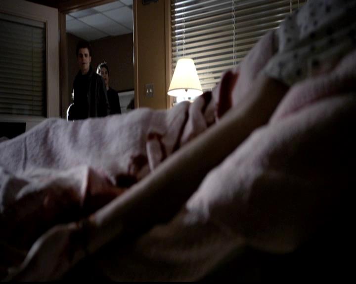 VampireDiariesWorld-dot-org_4x22TheWalkingDead0292.jpg