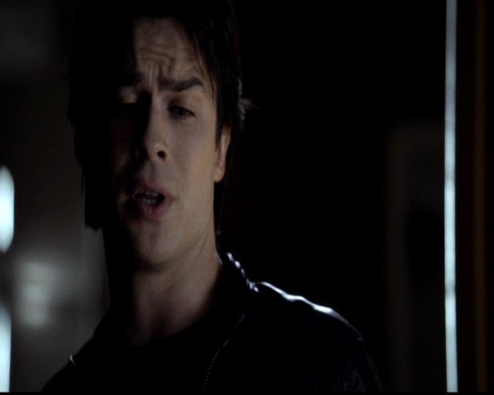 VampireDiariesWorld-dot-org_4x22TheWalkingDead0327.jpg