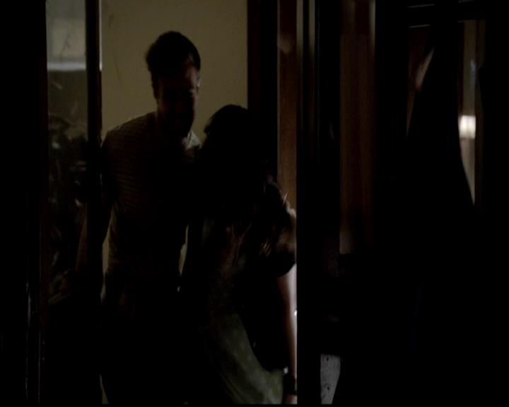 VampireDiariesWorld-dot-org_4x22TheWalkingDead0398.jpg