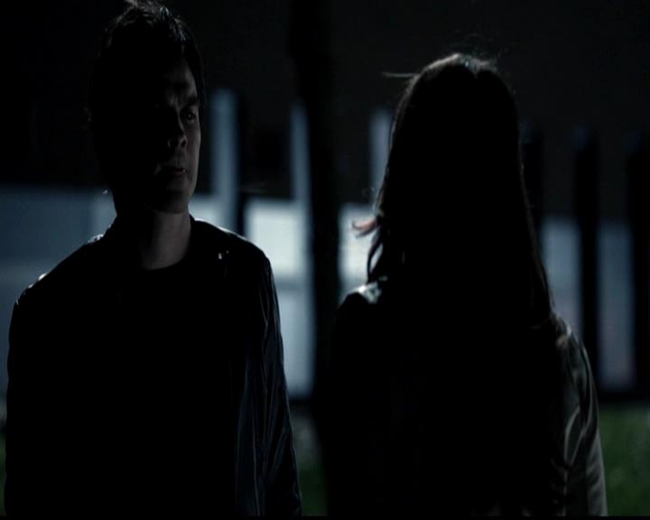 VampireDiariesWorld-dot-org_4x22TheWalkingDead0618.jpg