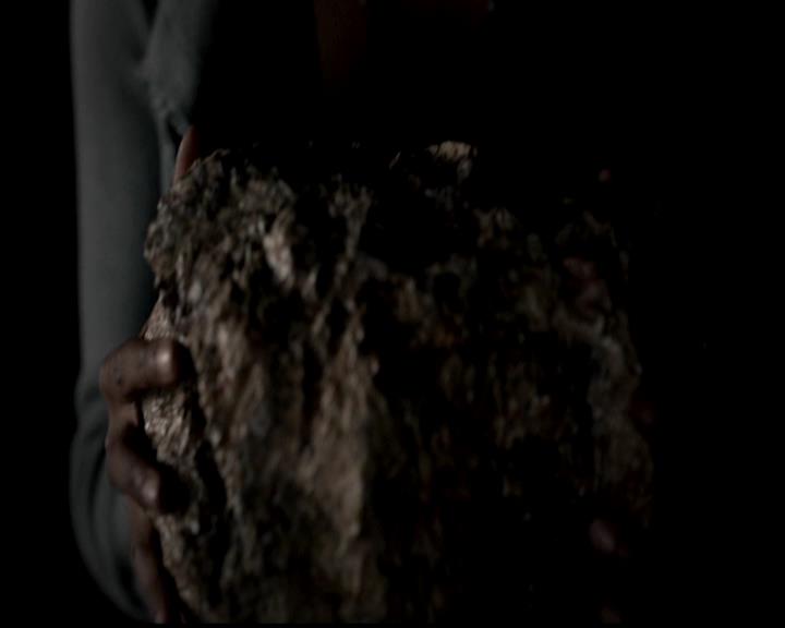 VampireDiariesWorld-dot-org_4x22TheWalkingDead0782.jpg