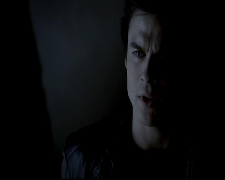 VampireDiariesWorld-dot-org_4x22TheWalkingDead0850.jpg