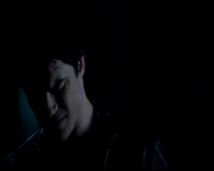 VampireDiariesWorld-dot-org_4x22TheWalkingDead2073.jpg