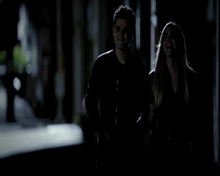 VampireDiariesWorld-dot-org_4x22TheWalkingDead2092.jpg