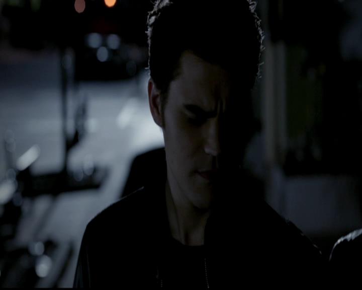 VampireDiariesWorld-dot-org_4x22TheWalkingDead2112.jpg