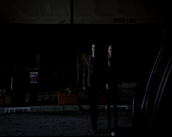 VampireDiariesWorld-dot-org_4x22TheWalkingDead2196.jpg