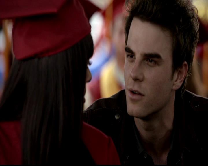 VampireDiariesWorld-dot-org_4x23Graduation1038.jpg