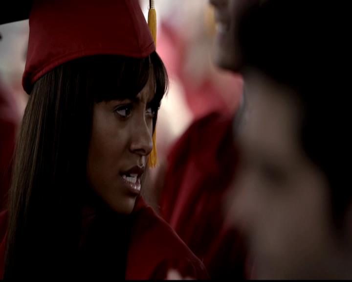 VampireDiariesWorld-dot-org_4x23Graduation1040.jpg