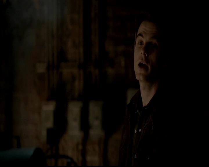 VampireDiariesWorld-dot-org_4x23Graduation1067.jpg