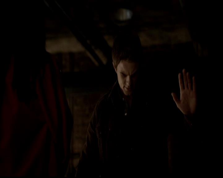 VampireDiariesWorld-dot-org_4x23Graduation1093.jpg