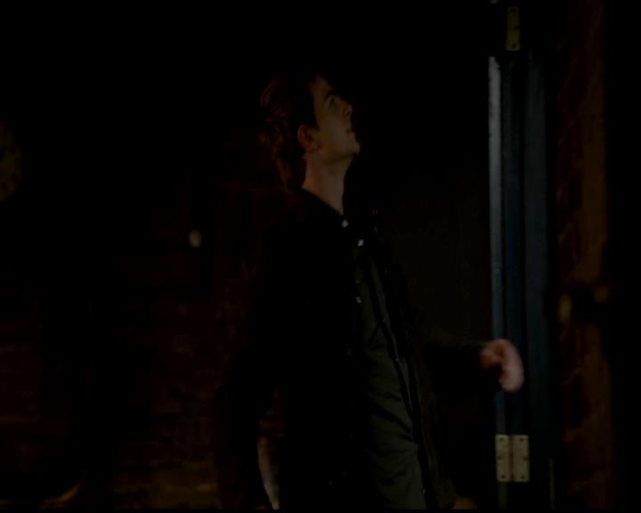 VampireDiariesWorld-dot-org_4x23Graduation1098.jpg