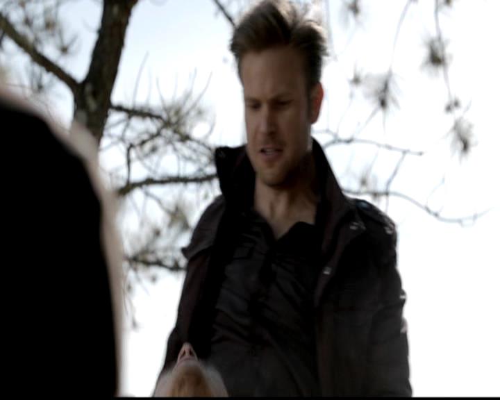 VampireDiariesWorld-dot-org_4x23Graduation1155.jpg