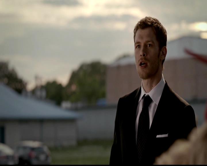 VampireDiariesWorld-dot-org_4x23Graduation1210.jpg