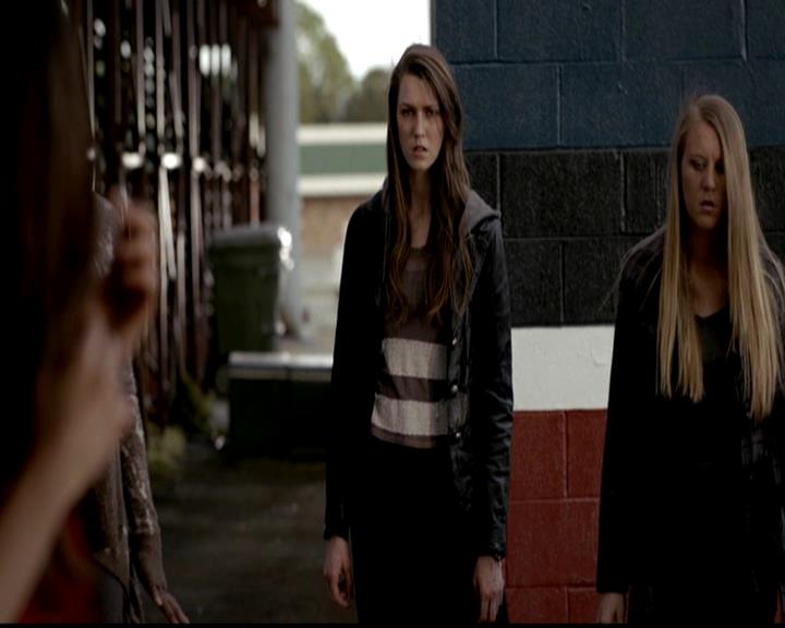 VampireDiariesWorld-dot-org_4x23Graduation1211.jpg