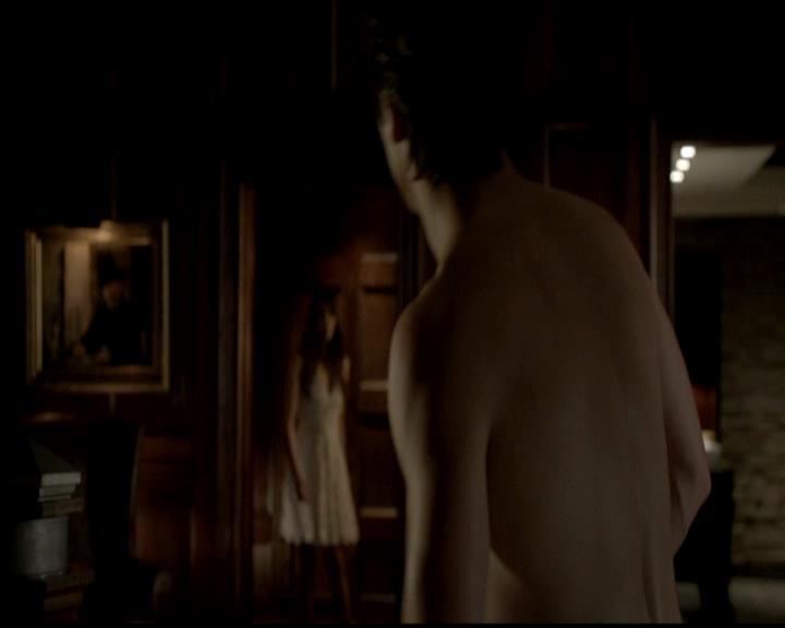 VampireDiariesWorld-dot-org_4x23Graduation1223.jpg