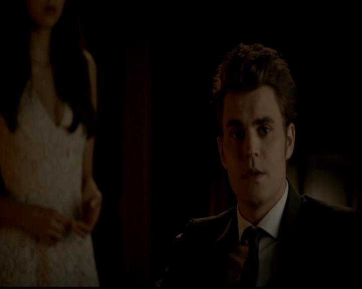 VampireDiariesWorld-dot-org_4x23Graduation1258.jpg