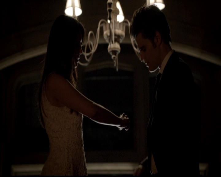 VampireDiariesWorld-dot-org_4x23Graduation1336.jpg