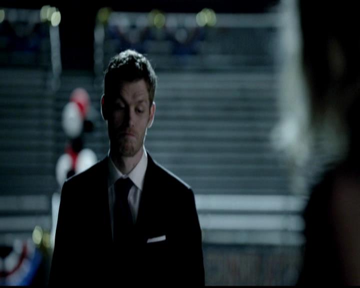 VampireDiariesWorld-dot-org_4x23Graduation1383.jpg