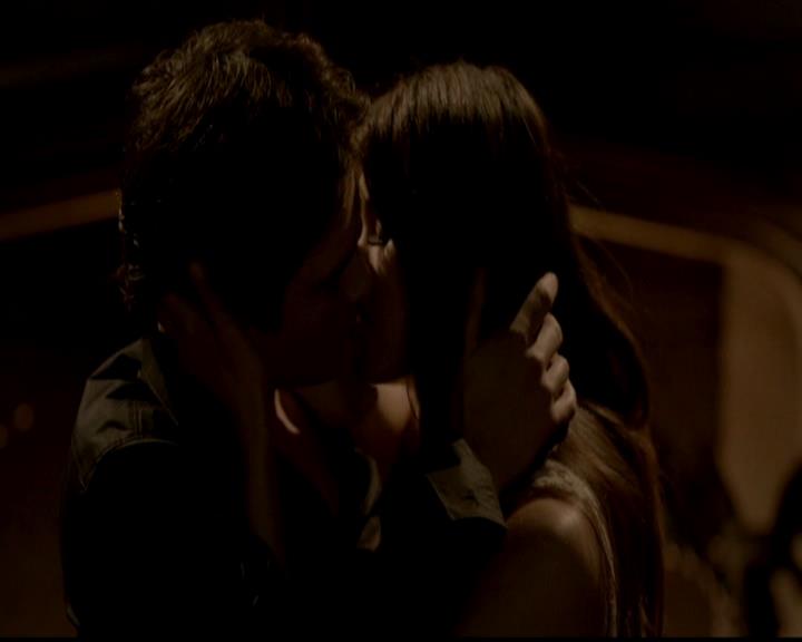 VampireDiariesWorld-dot-org_4x23Graduation1554.jpg