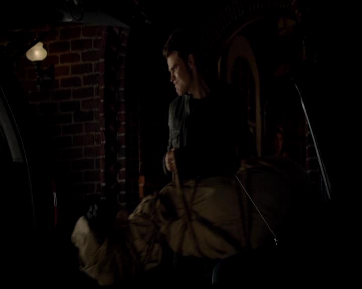 VampireDiariesWorld-dot-org_4x23Graduation1595.jpg