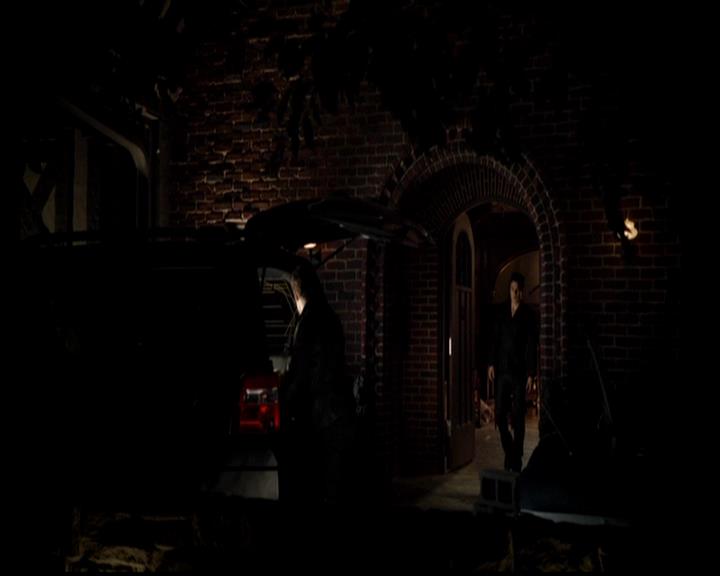 VampireDiariesWorld-dot-org_4x23Graduation1598.jpg