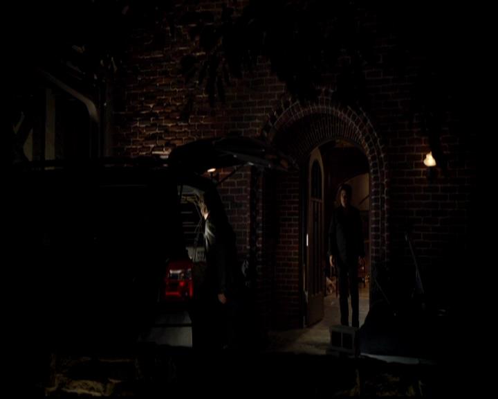 VampireDiariesWorld-dot-org_4x23Graduation1599.jpg